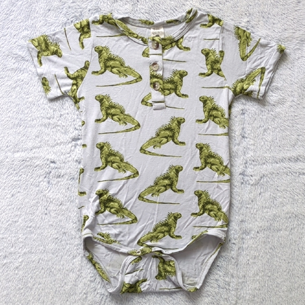 EUC 2T Kate Quinn Short Sleeve Henley Bodysuit/Onesie Iguana 🦎 Bamboo Lizard - Picture 2 of 4